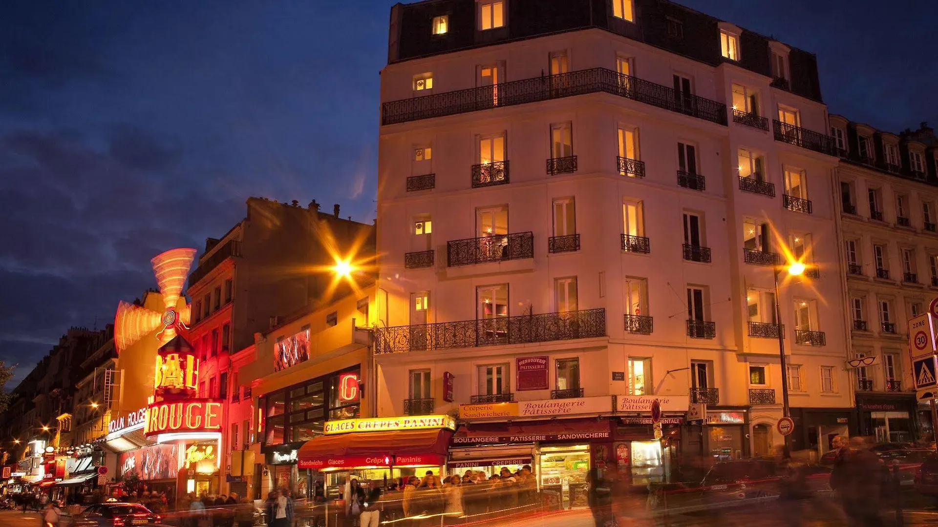 ホテル Blanche Montmartre パリ