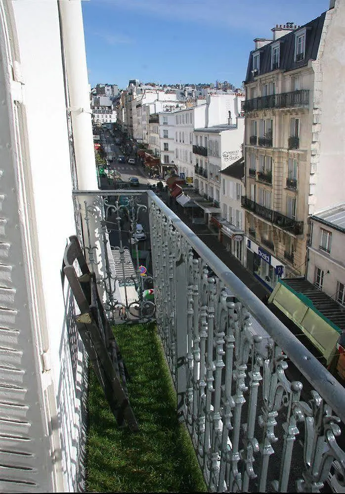 Blanche Montmartre ホテル 2*